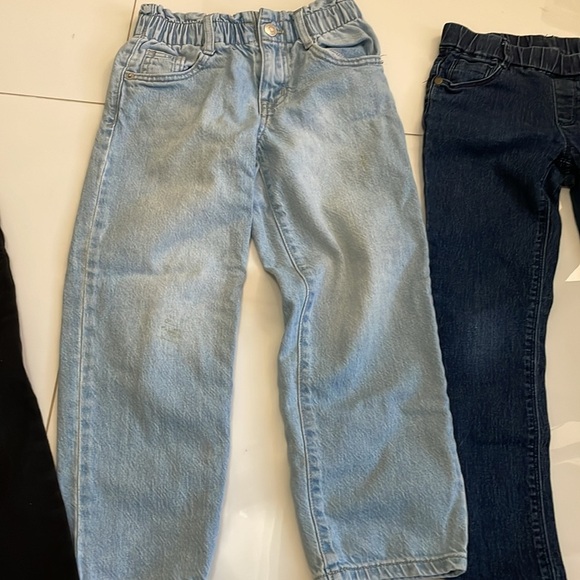 Girls bundle of dark blue, light blue and black jeans size 6/7 - Picture 4 of 7